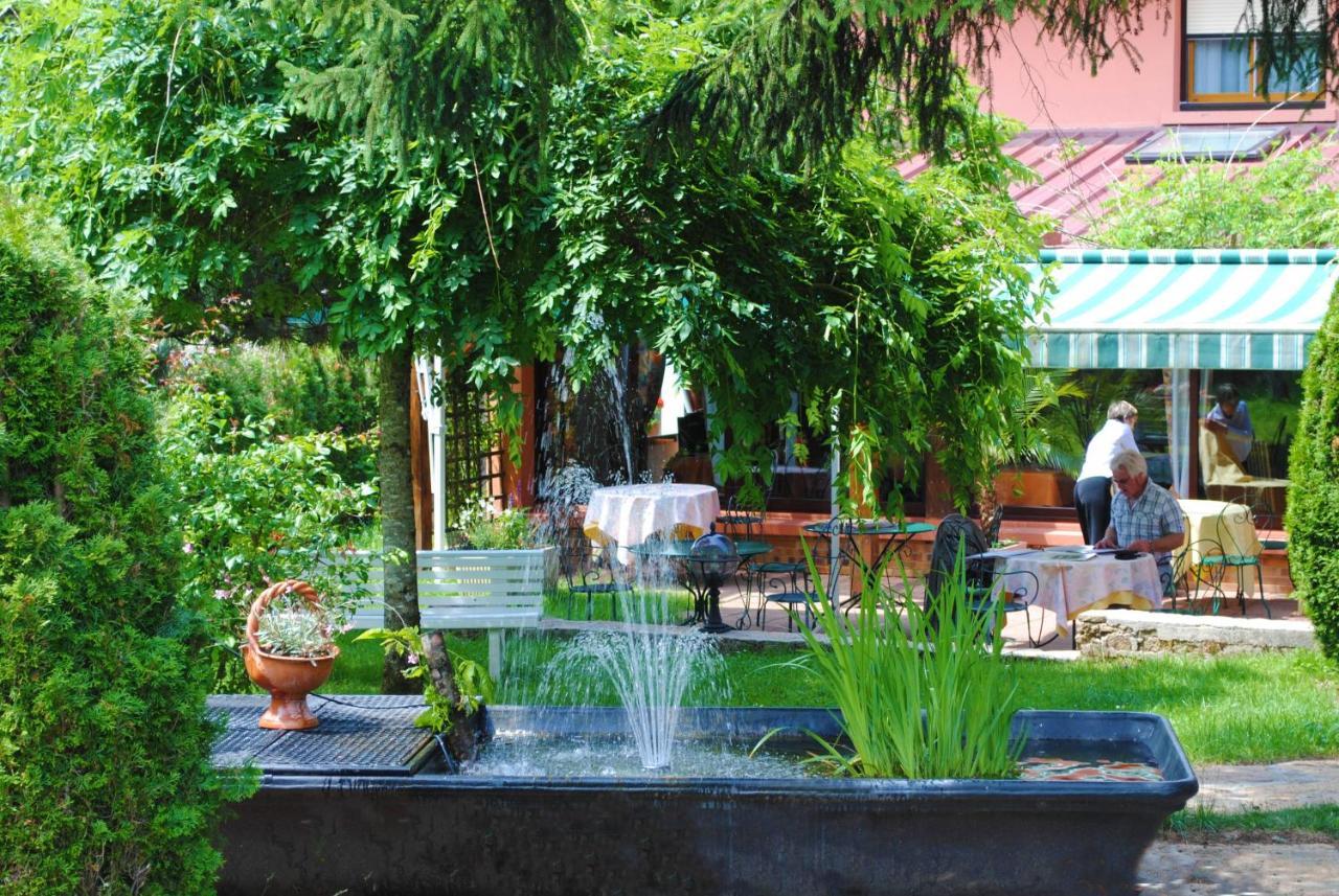 L'Auberge Des Gourmets Hotel Restaurant Le Vaudioux Exterior foto